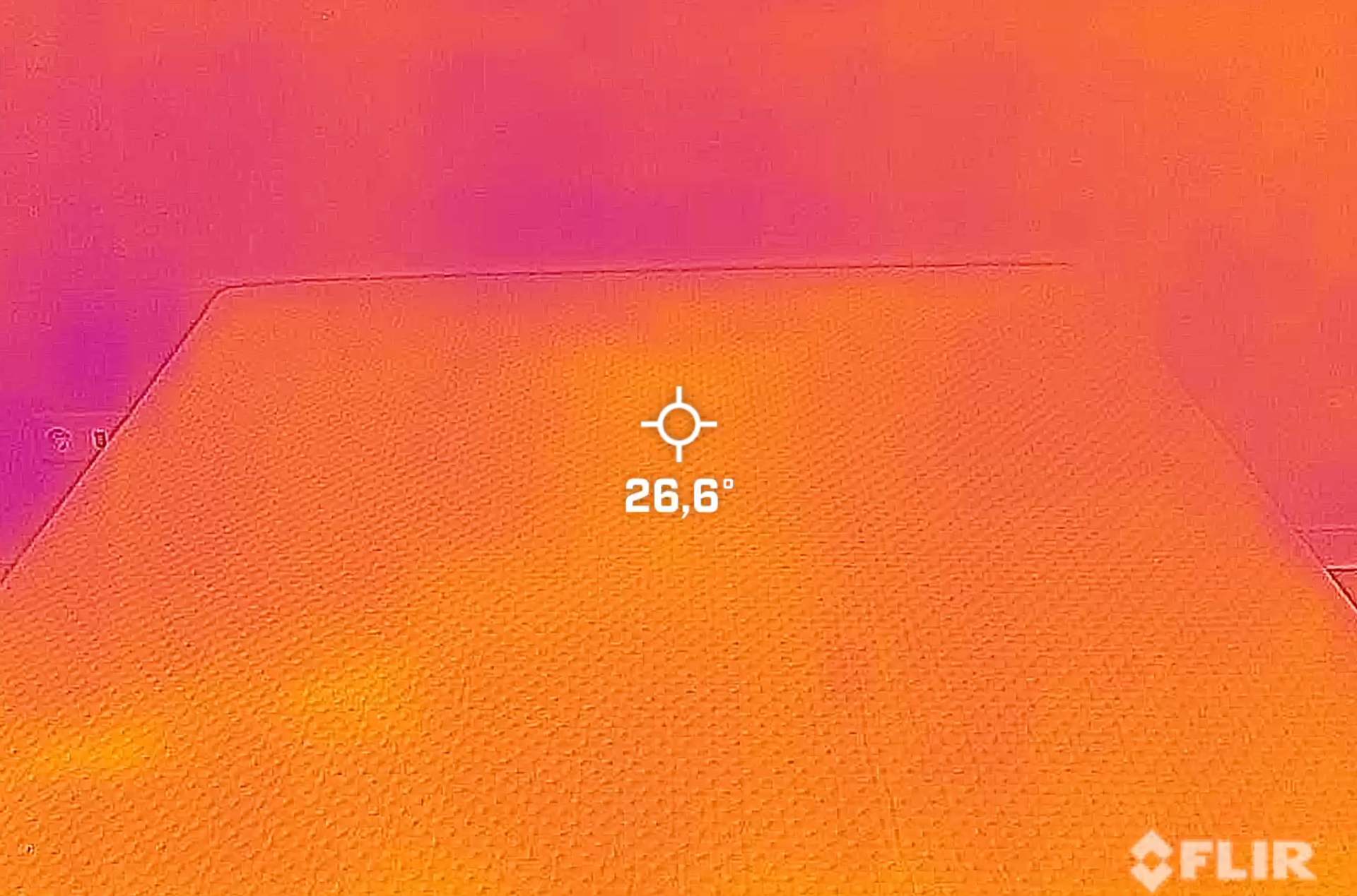 imagem de um sensor de calor registrando a temperatura final de 26,6ºC